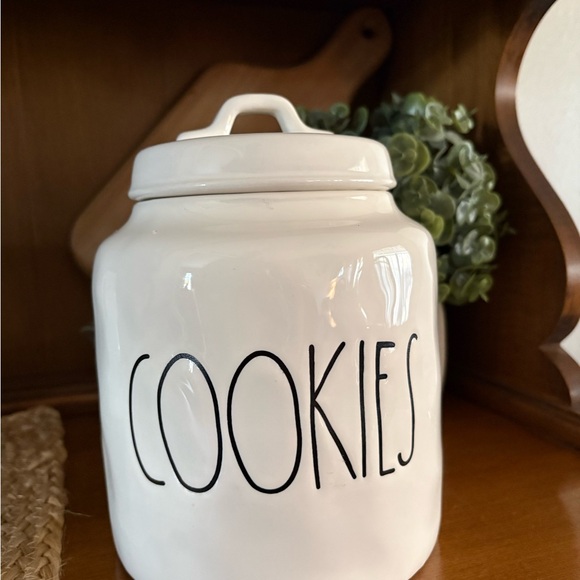 Rae Dunn COOKIE jar - Picture 5 of 5